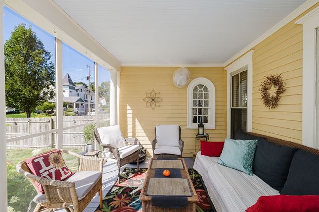 99 Pleasant St, Mansfield, MA 02048
