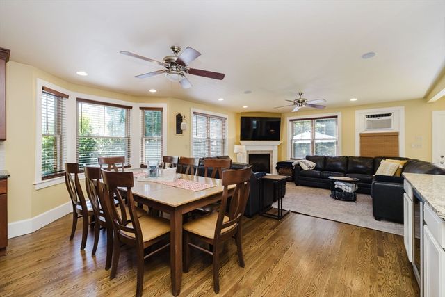 99 Pleasant St, Mansfield, MA 02048