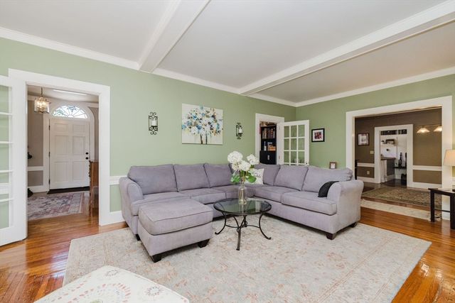 99 Pleasant St, Mansfield, MA 02048