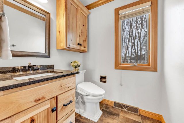 1941 HORSESHOE LANE, De Pere, WI 54115