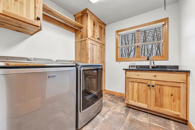 1941 HORSESHOE LANE, De Pere, WI 54115