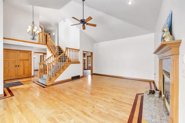 1941 HORSESHOE LANE, De Pere, WI 54115