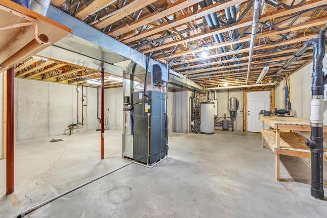 1941 HORSESHOE LANE, De Pere, WI 54115