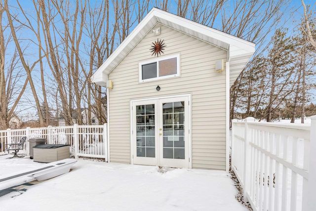 1941 HORSESHOE LANE, De Pere, WI 54115