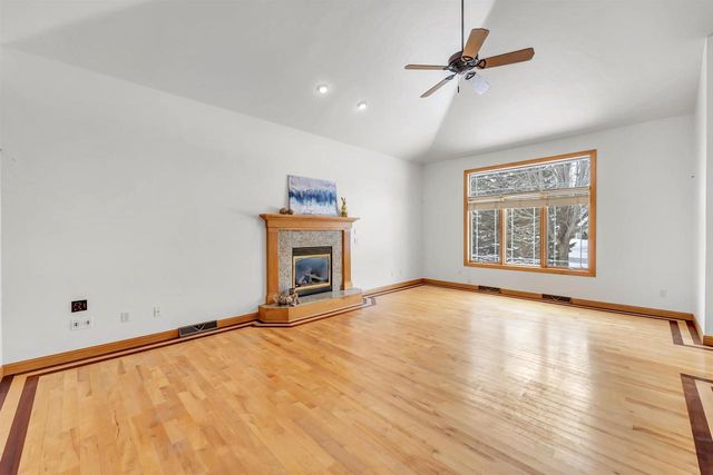 1941 HORSESHOE LANE, De Pere, WI 54115