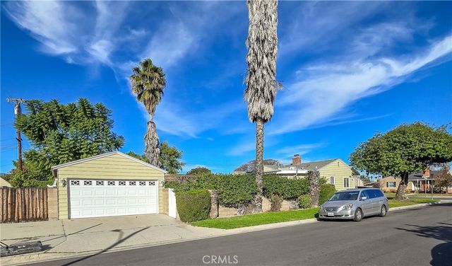 725 S Gaybar, West Covina, CA 91790