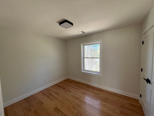 272 S Main St, Hopedale, MA 01747