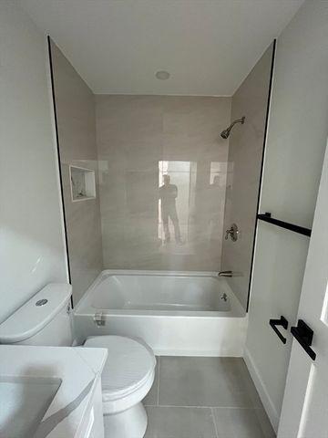 272 S Main St, Hopedale, MA 01747