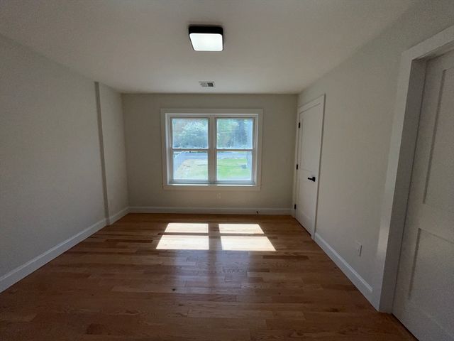 272 S Main St, Hopedale, MA 01747