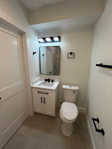 272 S Main St, Hopedale, MA 01747