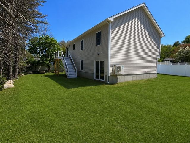 272 S Main St, Hopedale, MA 01747