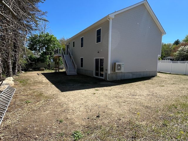 272 S Main St, Hopedale, MA 01747