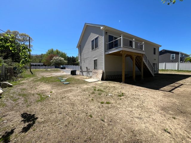 272 S Main St, Hopedale, MA 01747