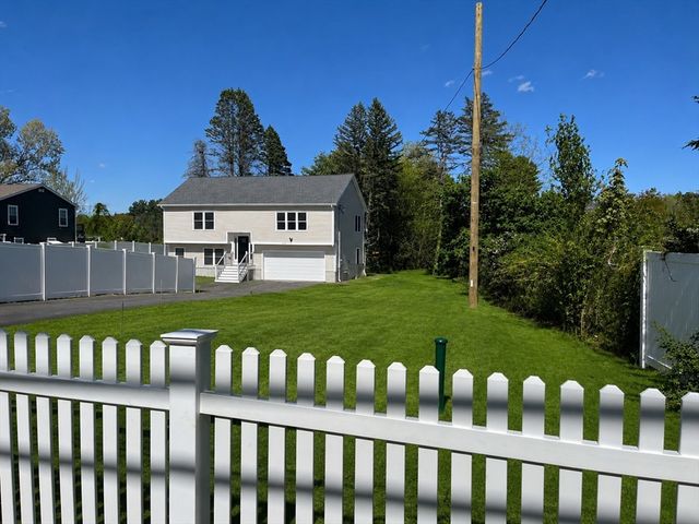 272 S Main St, Hopedale, MA 01747