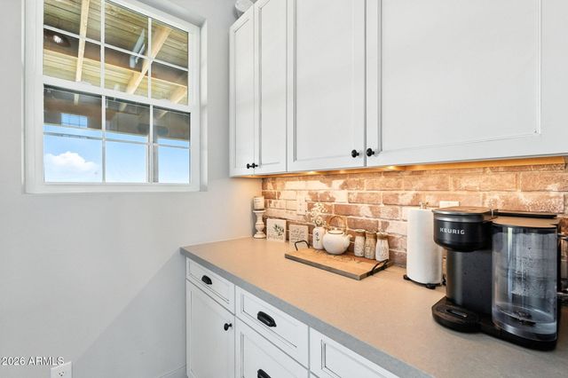 37827 S GODS COUNTRY Road, Wickenburg, AZ 85390