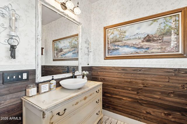 37827 S GODS COUNTRY Road, Wickenburg, AZ 85390