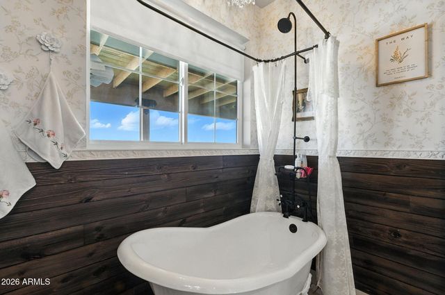37827 S GODS COUNTRY Road, Wickenburg, AZ 85390