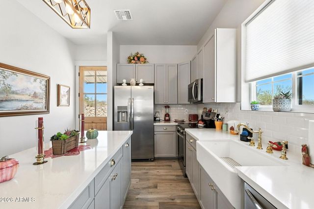 37827 S GODS COUNTRY Road, Wickenburg, AZ 85390