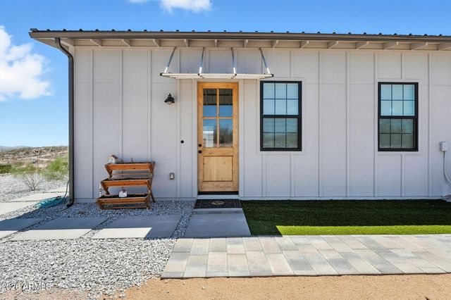 37827 S GODS COUNTRY Road, Wickenburg, AZ 85390