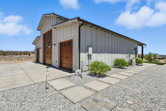 37827 S GODS COUNTRY Road, Wickenburg, AZ 85390