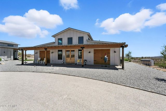 37827 S GODS COUNTRY Road, Wickenburg, AZ 85390
