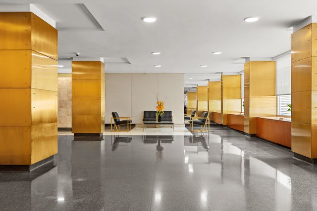 305 E 24th St Apt 20M, New York City, NY 10010