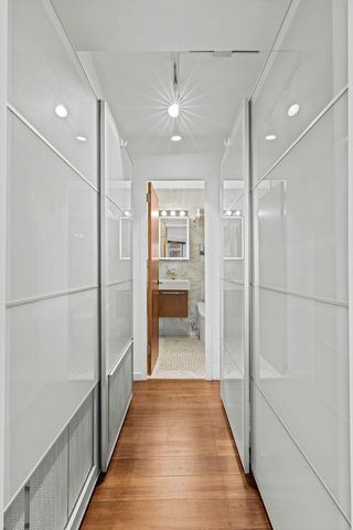 305 E 24th St Apt 20M, New York City, NY 10010