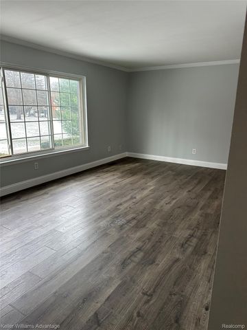 653 E Fox Hills Drive 49, Bloomfield Hills, MI 48304