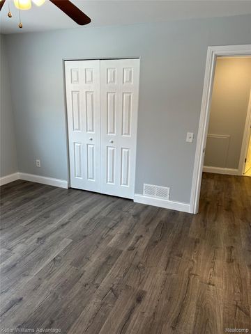 653 E Fox Hills Drive 49, Bloomfield Hills, MI 48304