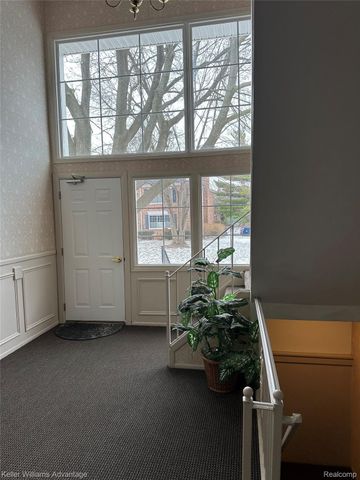 653 E Fox Hills Drive 49, Bloomfield Hills, MI 48304