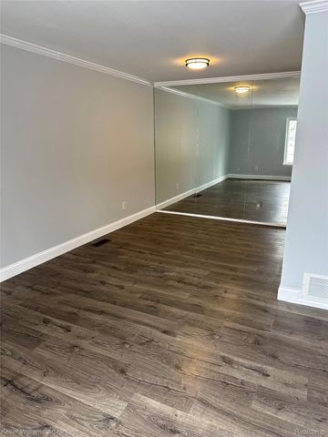 653 E Fox Hills Drive 49, Bloomfield Hills, MI 48304