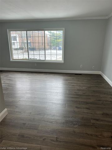 653 E Fox Hills Drive 49, Bloomfield Hills, MI 48304