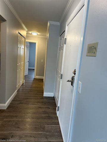 653 E Fox Hills Drive 49, Bloomfield Hills, MI 48304