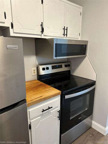 653 E Fox Hills Drive 49, Bloomfield Hills, MI 48304