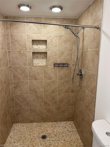 653 E Fox Hills Drive 49, Bloomfield Hills, MI 48304