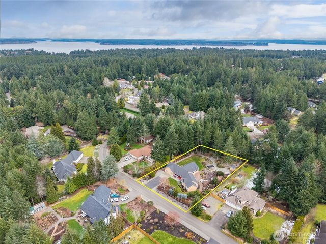 7206 Deerfield Park Drive NE, Olympia, WA 98516