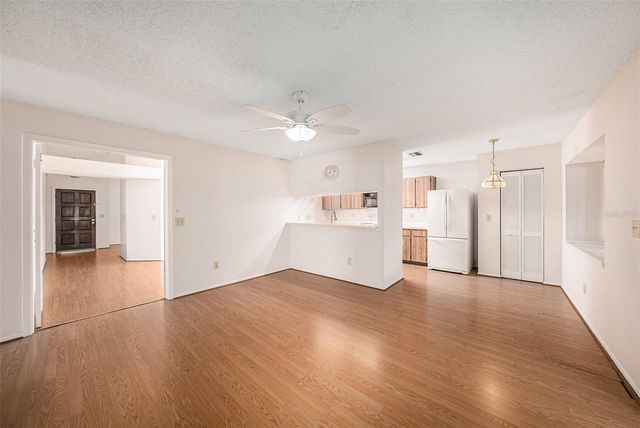 7112 HOLLOWELL DRIVE, Tampa, FL 33634