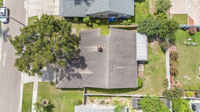 7112 HOLLOWELL DRIVE, Tampa, FL 33634