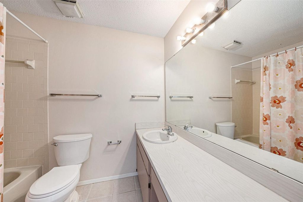 Image 17 of property listing at 7112 HOLLOWELL DRIVE, Tampa, FL 33634