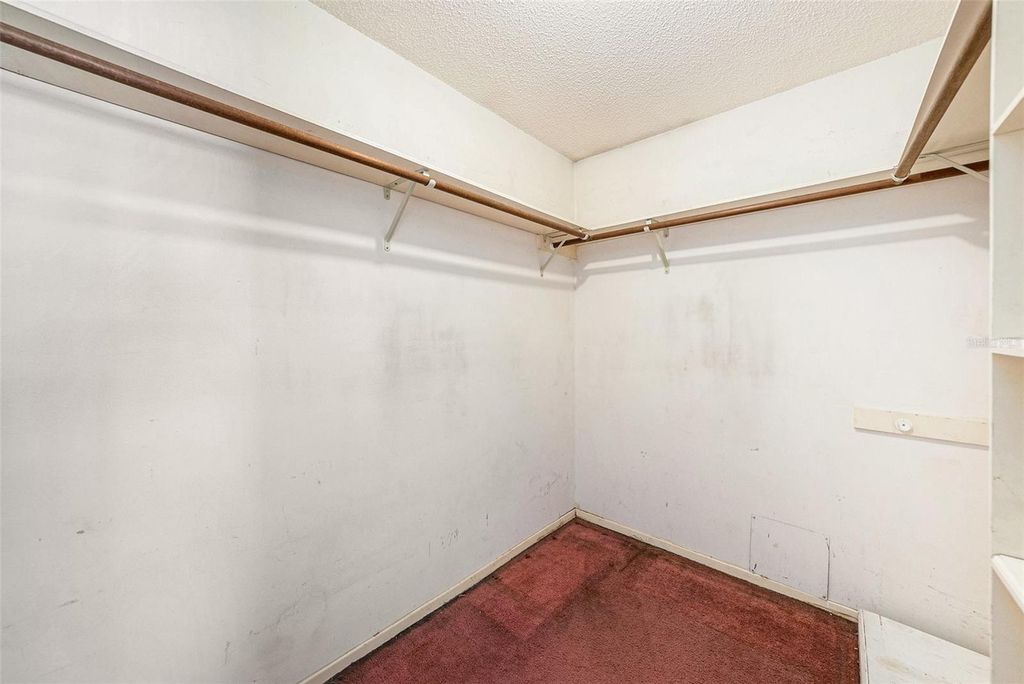 Image 18 of property listing at 7112 HOLLOWELL DRIVE, Tampa, FL 33634