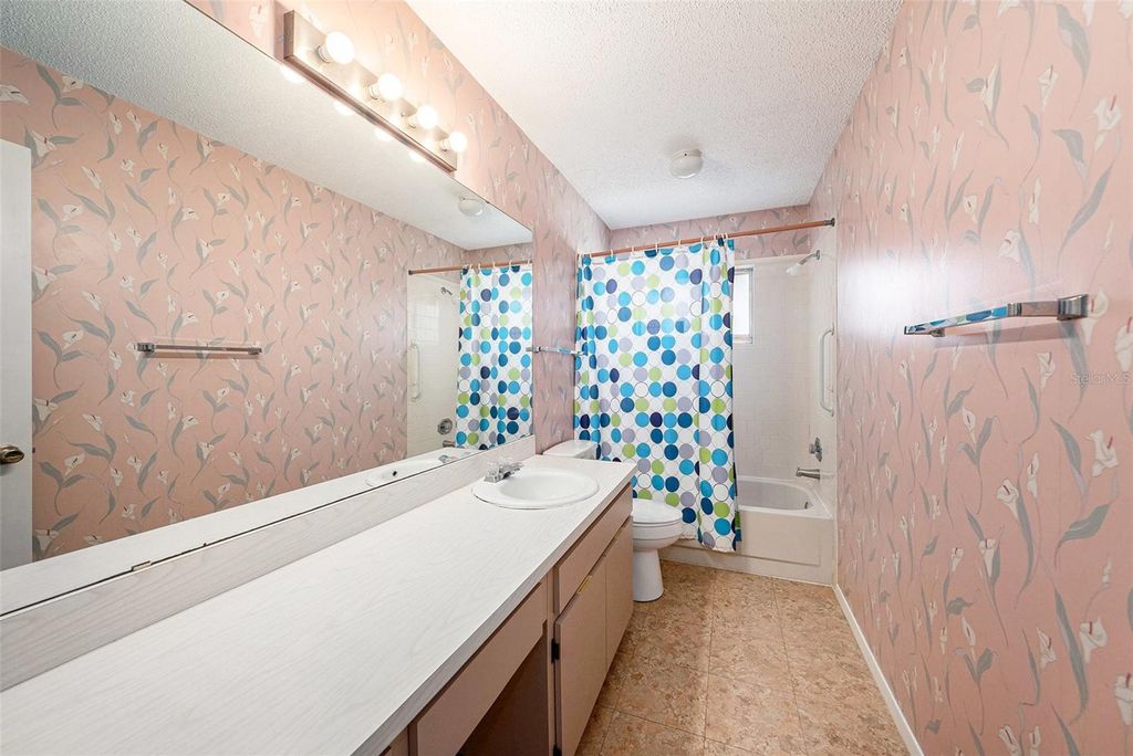 Image 21 of property listing at 7112 HOLLOWELL DRIVE, Tampa, FL 33634