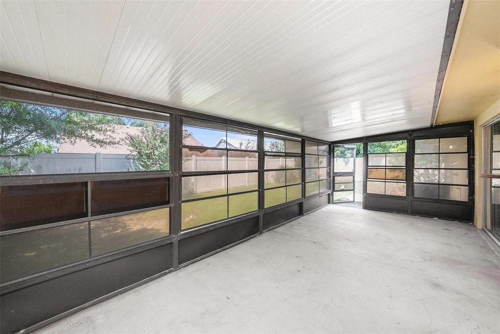 Image 22 of property listing at 7112 HOLLOWELL DRIVE, Tampa, FL 33634