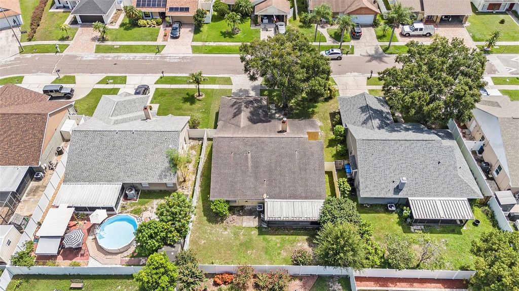 Image 30 of property listing at 7112 HOLLOWELL DRIVE, Tampa, FL 33634