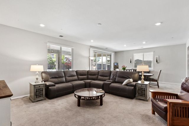 3652 Edington Dr, Rancho Cordova, CA 95742