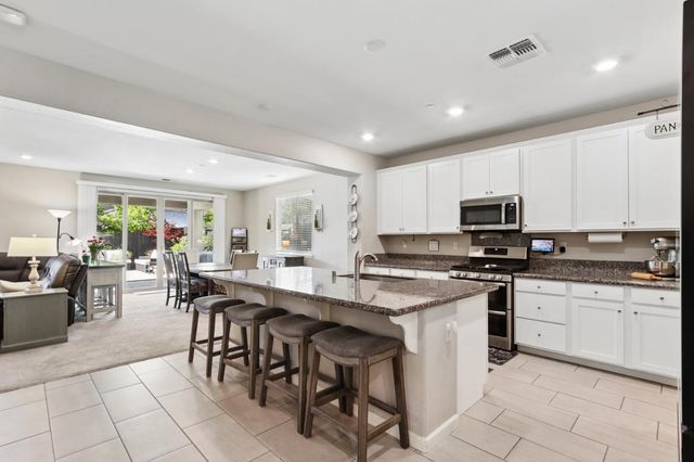 3652 Edington Dr, Rancho Cordova, CA 95742