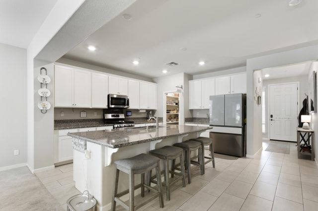 3652 Edington Dr, Rancho Cordova, CA 95742