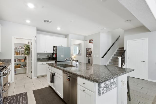3652 Edington Dr, Rancho Cordova, CA 95742