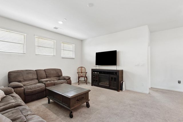3652 Edington Dr, Rancho Cordova, CA 95742