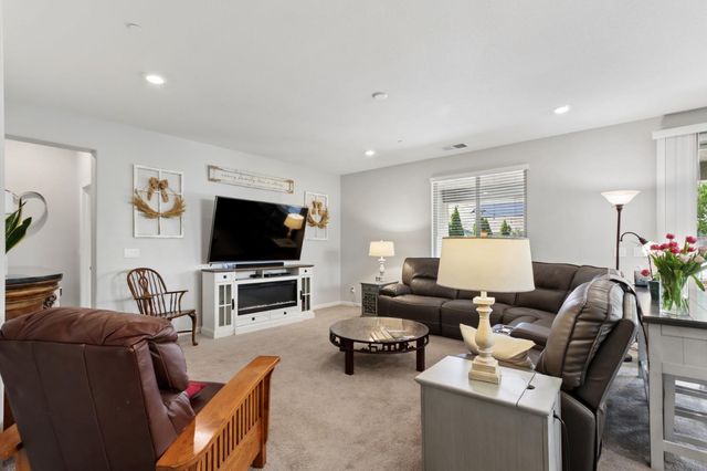 3652 Edington Dr, Rancho Cordova, CA 95742