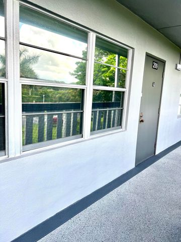 209 E Suffolk E 209, Boca Raton, FL 33434